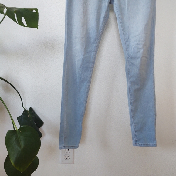 Old Navy Light Blue Rockstar Skinny Jeans - Picture 3 of 6